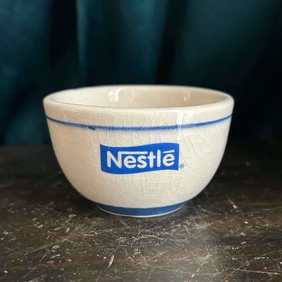 Vintage Nestlé Promotional Ceramic Oatmeal Berry Bowl by Monhos Mexico